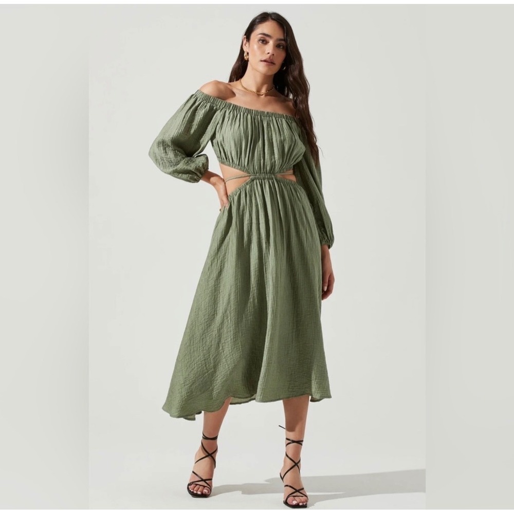 ASTR The‎ Label Cassian Off Shoulder Midi Dress Sage Green Cut Out Long Sleeve S